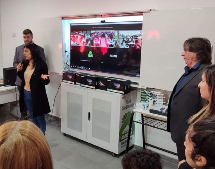 SE INAUGURÓ LA 1° AULA TECNOLÓGICA EN LA ESCUELA DE EDUCACIÓN PRIMARIA N° 41 DE JOSÉ C. PAZ
