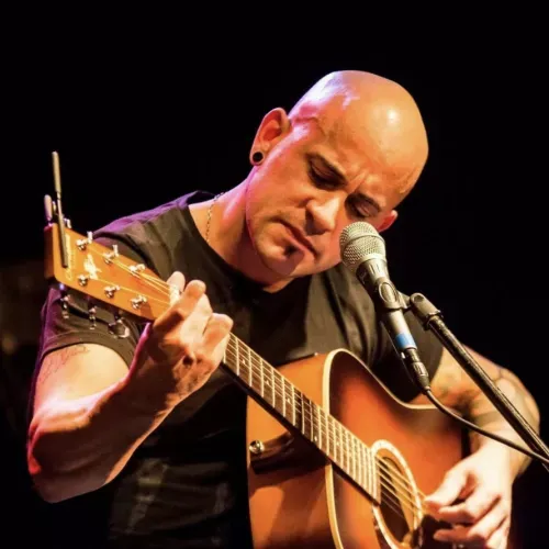 Con el show de Luciano Cañete, la peña “Cultura a lo Grande” llega a Alberdi